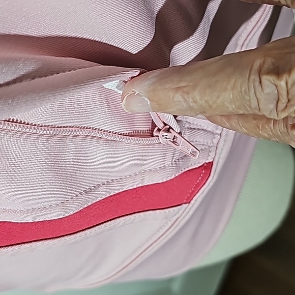 Nike athletic zipper jacket. Pink size medium (8-10) zipper pockets.  Very‎ good - Picture 4 of 12
